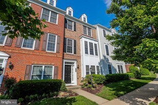 14580 Crossfield Way in Woodbridge, VA - Building Photo