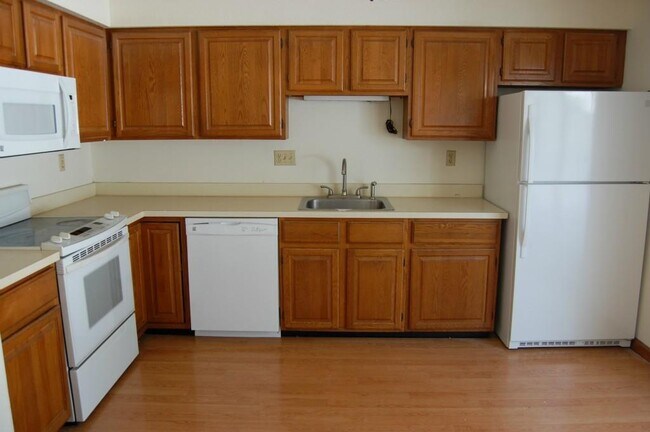 380 Hitchcock Rd in Waterbury, CT - Building Photo - Building Photo
