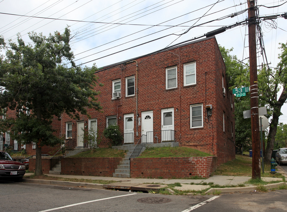 201 53rd St SE in Washington, DC - Building Photo