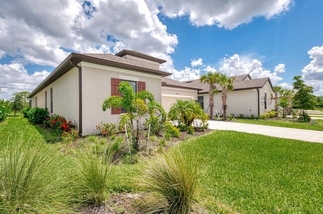 5664 Blue Reef Pl in Nokomis, FL - Foto de edificio - Building Photo