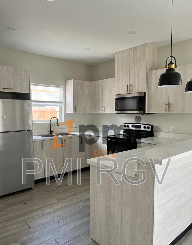 1320 N McColl Rd in Edinburg, TX - Building Photo - Building Photo