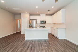 18330 W Centro Cir in Shenandoah, TX - Building Photo - Building Photo