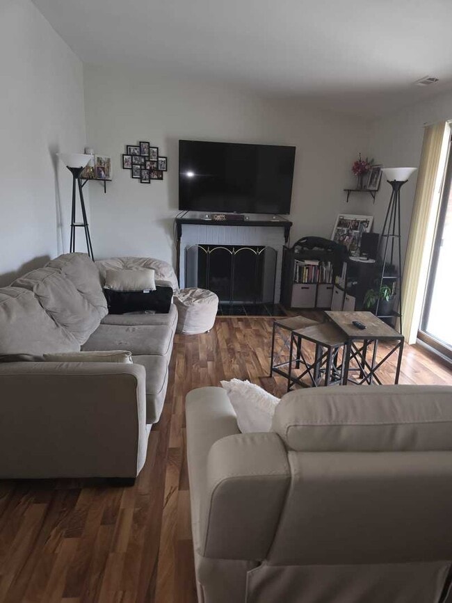 9950 Treetop Dr in Orland Park, IL - Building Photo - Building Photo