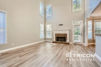 22 Vinings Lake Dr SW in Mableton, GA - Foto de edificio - Building Photo