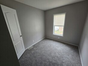 203 Karu Dr in Mankato, MN - Building Photo - Building Photo