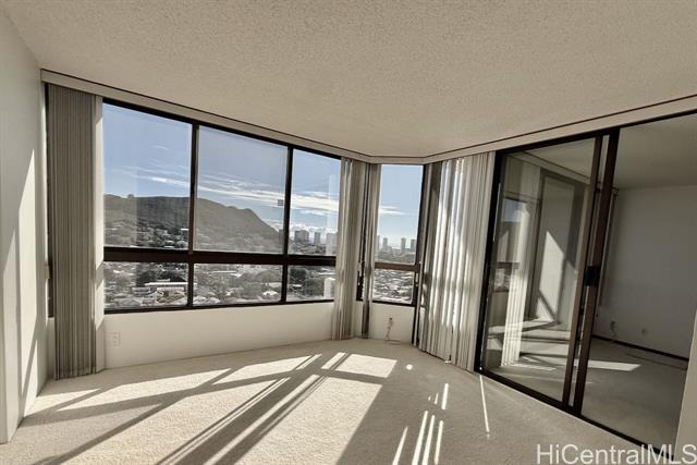 55 S Judd St in Honolulu, HI - Building Photo