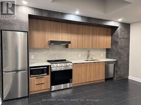 244 King Edward Ave in Toronto, ON - Building Photo