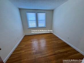 168 North Beacon St, Unit 3A in Boston, MA - Building Photo - Building Photo