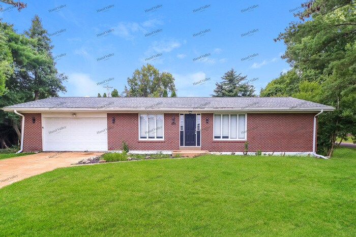 7020 Lakeside Hills Dr in Florissant, MO - Building Photo