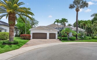 2538 Montclaire Ct in Weston, FL - Building Photo