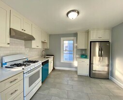 1 Clinton St in Haverhill, MA - Building Photo