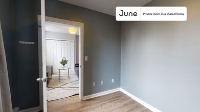 Private bedroom in 3 bed/1 bath Home in Boston, MA - Building Photo - Building Photo