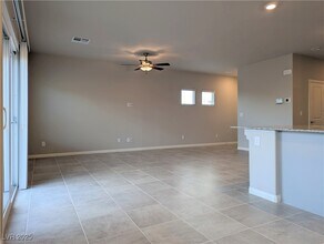 5386 White Butterfly St in Las Vegas, NV - Building Photo - Building Photo