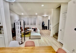 954 14th St in Santa Monica, CA - Building Photo - Building Photo