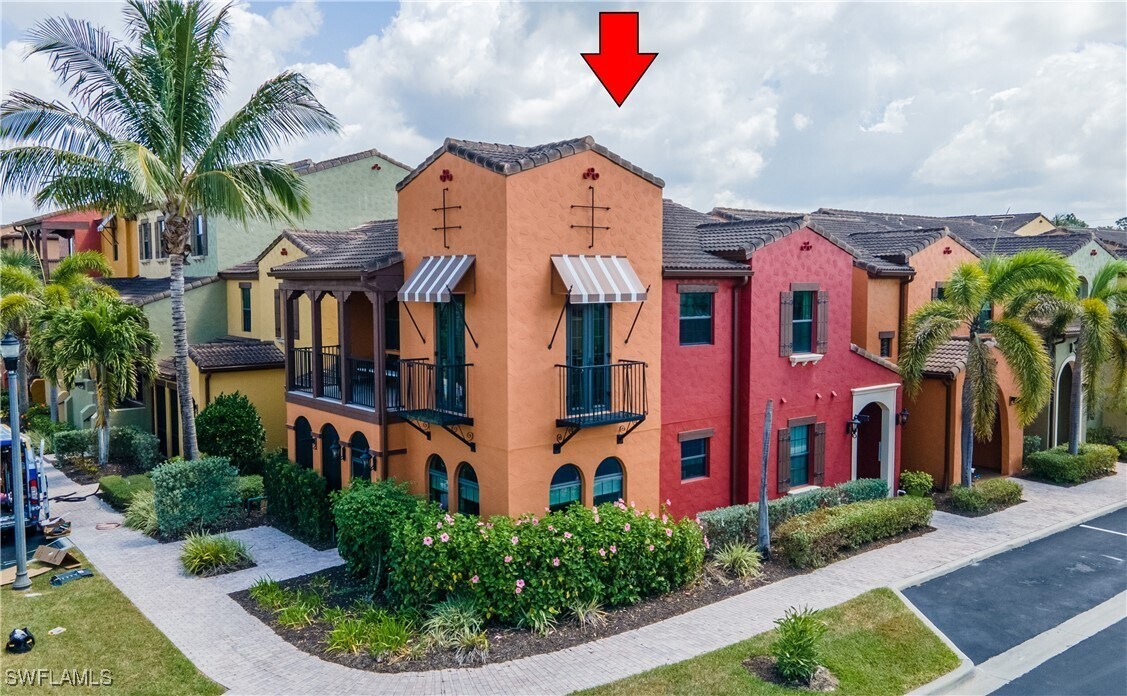 9067 Capistrano St N in Naples, FL - Foto de edificio