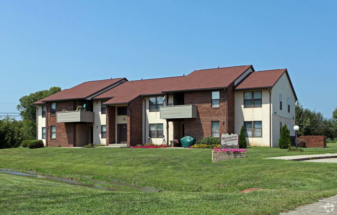 Meadowbrook Apartments in Hebron, OH - Building Photo