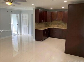 1106 NW 18th Ct in Fort Lauderdale, FL - Building Photo - Building Photo