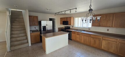 2369 E 35th Ave in Apache Junction, AZ - Foto de edificio - Building Photo
