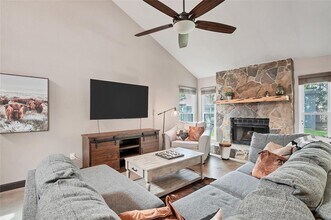 901 Oakcrest Cir in Cedar Park, TX - Foto de edificio - Building Photo