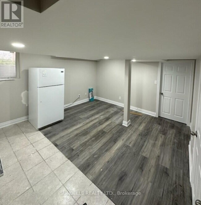 16 Torada Ct in Brampton, ON - Building Photo - Building Photo