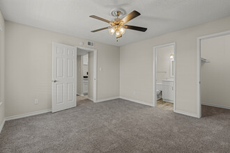 Misty Hollow Apartments in Arlington, TX - Building Photo - Interior Photo