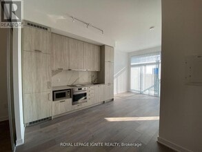 10 Honeycrisp Cres in Vaughan, ON - Building Photo - Building Photo