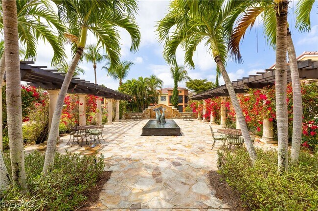 property at 8641 Piazza Del Lago Cir