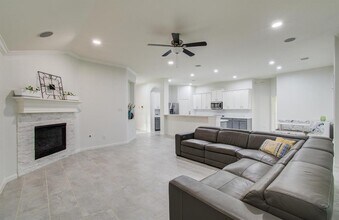 4639 Regal Shadow Ln in Sugar Land, TX - Foto de edificio - Building Photo