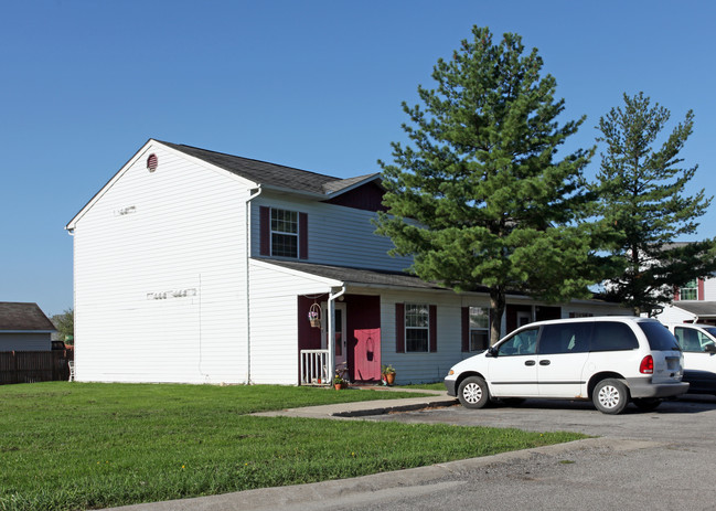 Woodland Glen Apartments in Grabill, IN - Building Photo - Building Photo