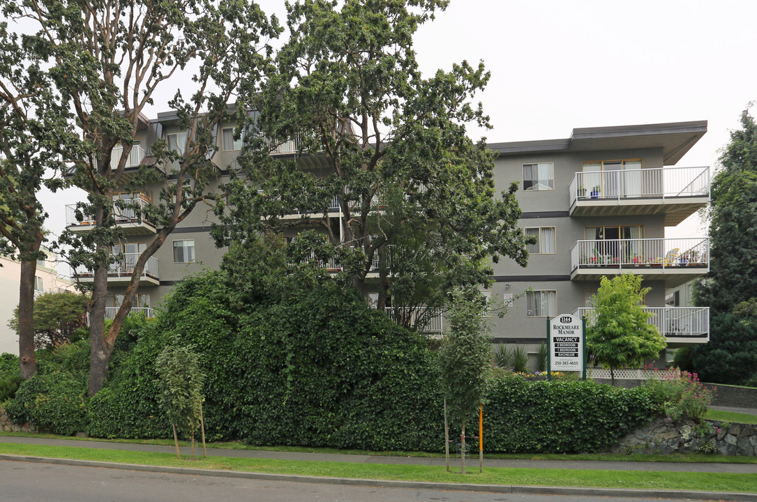 Rockmeare Manor in Victoria, BC - Building Photo