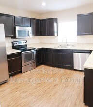 1012 Dossey Oaks Ln in Lakeland, FL - Building Photo - Building Photo