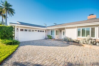 1628 Minorca Dr in Costa Mesa, CA - Building Photo - Building Photo