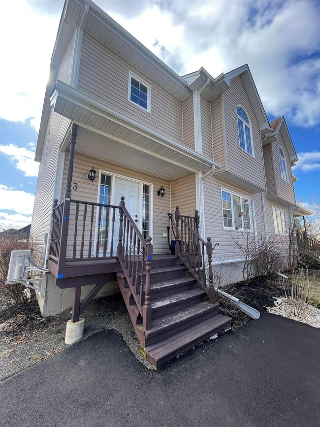 property at 3 Salem Ct