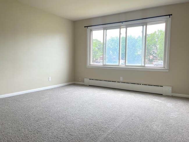 2660 Sheridan Dr in Tonawanda, NY - Building Photo - Building Photo