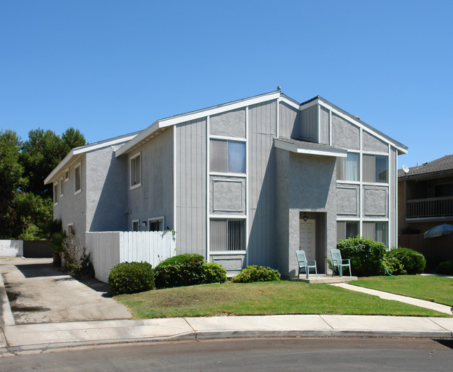 4821 NEELY Cir in Huntington Beach, CA - Foto de edificio - Building Photo