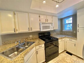 1470 S Quebec Way in Denver, CO - Building Photo - Building Photo