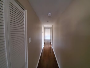 7700 S Essex Ave in Chicago, IL - Foto de edificio - Building Photo