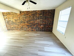 402 S 2nd St, Unit B in Copperas Cove, TX - Foto de edificio - Building Photo