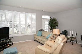 13540 Yellow Pine Dr in Huntley, IL - Building Photo - Building Photo