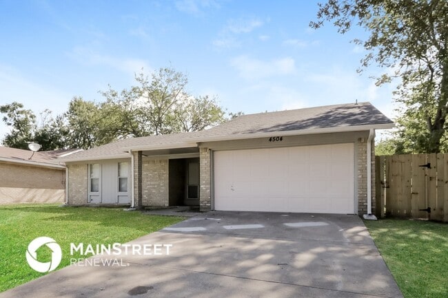 4504 Via Del Norte in Mesquite, TX - Foto de edificio - Building Photo
