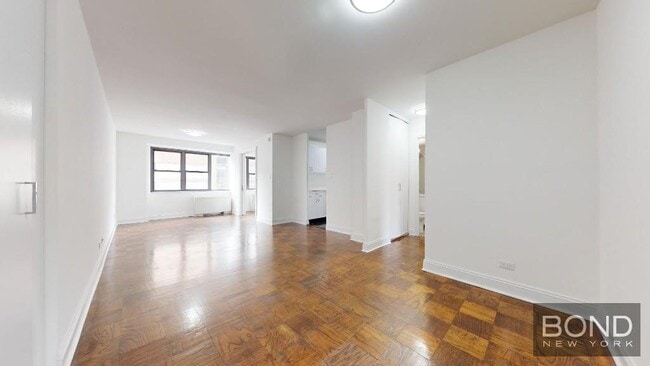 145 E 16th St