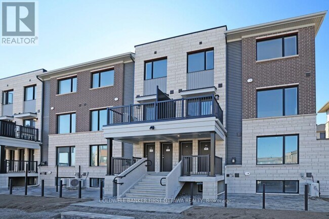 937 Creekway Private in Ottawa, ON - Building Photo - Building Photo