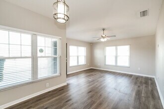 11841 Brenford Crest Dr in Riverview, FL - Building Photo - Building Photo