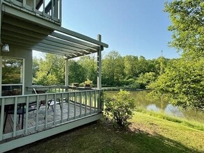 11 Creek Cir in Rhinebeck, NY - Building Photo - Building Photo