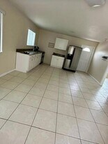 1059 Florida Mango Rd in West Palm Beach, FL - Building Photo