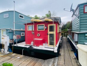 2143 N Northlake Way in Seattle, WA - Building Photo - Building Photo