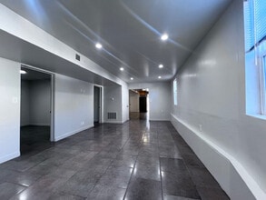 1037 Peralta St in Oakland, CA - Foto de edificio - Building Photo