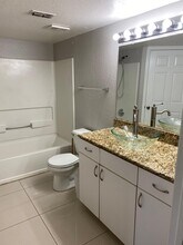 5124 Park Central Dr, Unit 517 in Orlando, FL - Building Photo - Building Photo