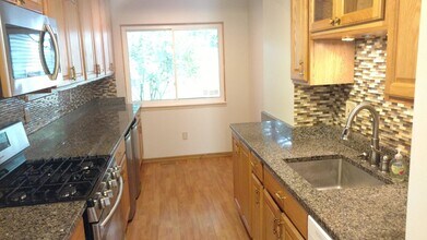 6433 Wainscot Dr SE in Grand Rapids, MI - Building Photo - Building Photo