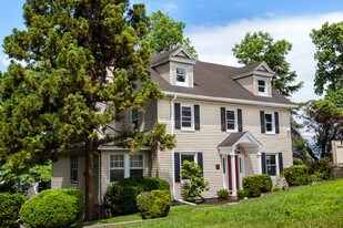 25 Jardine Rd in Morristown, NJ - Building Photo